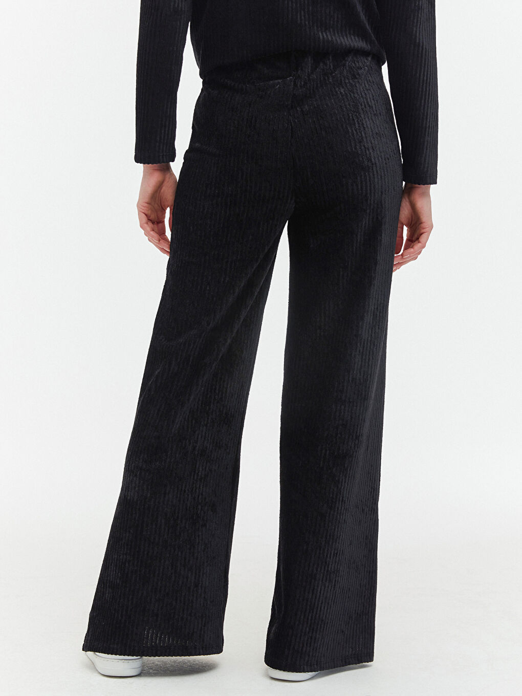 Siyah Beli Lastikli Kadife Kadın Eşofman Alt-3