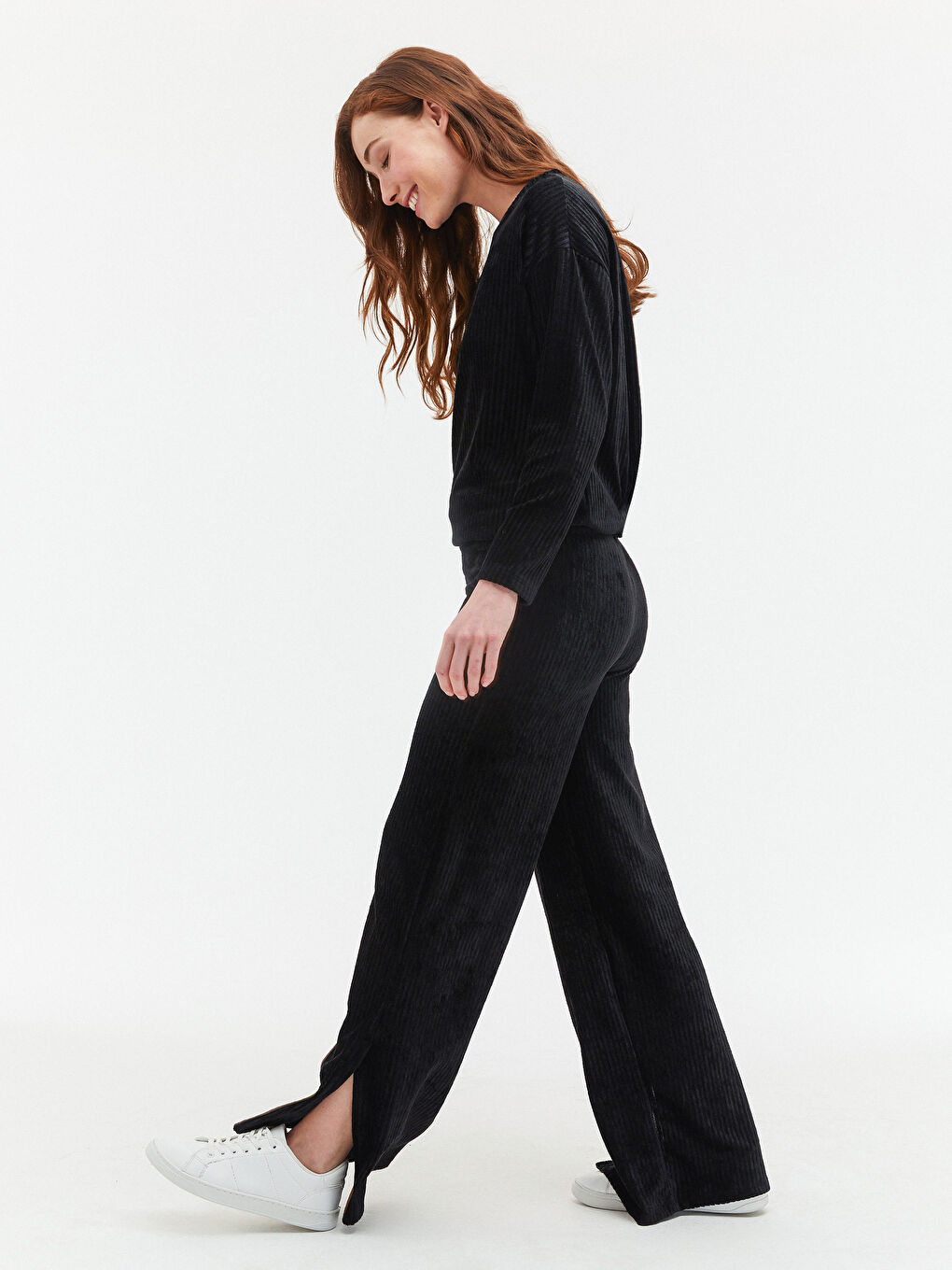 Siyah Beli Lastikli Kadife Kadın Eşofman Alt-4