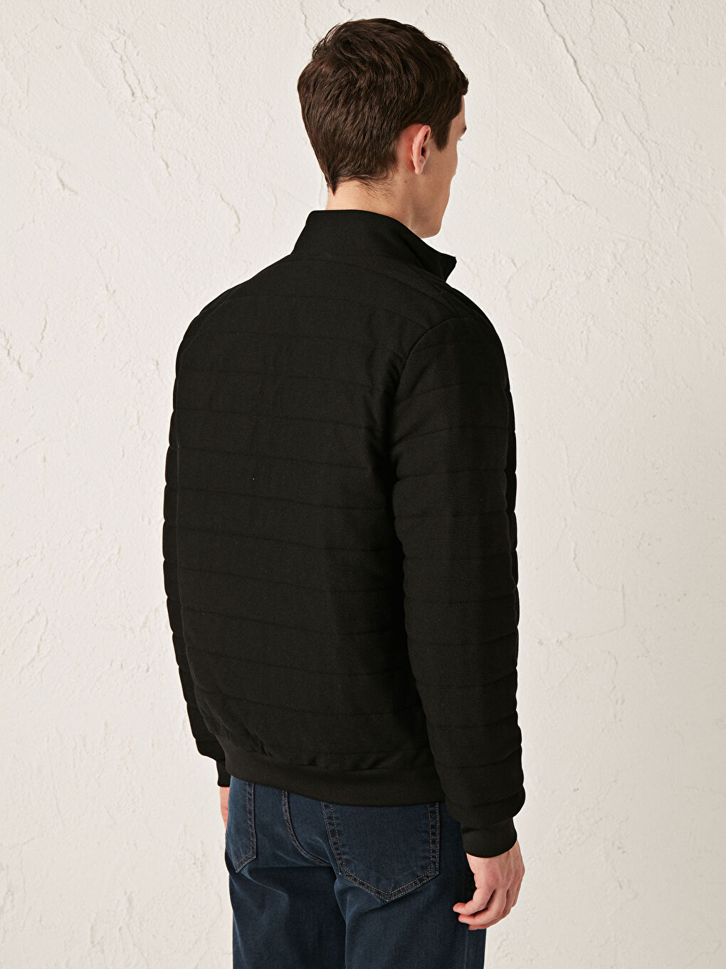 Siyah Slim Fit Dik Yaka Kapitoneli Erkek Mont-4