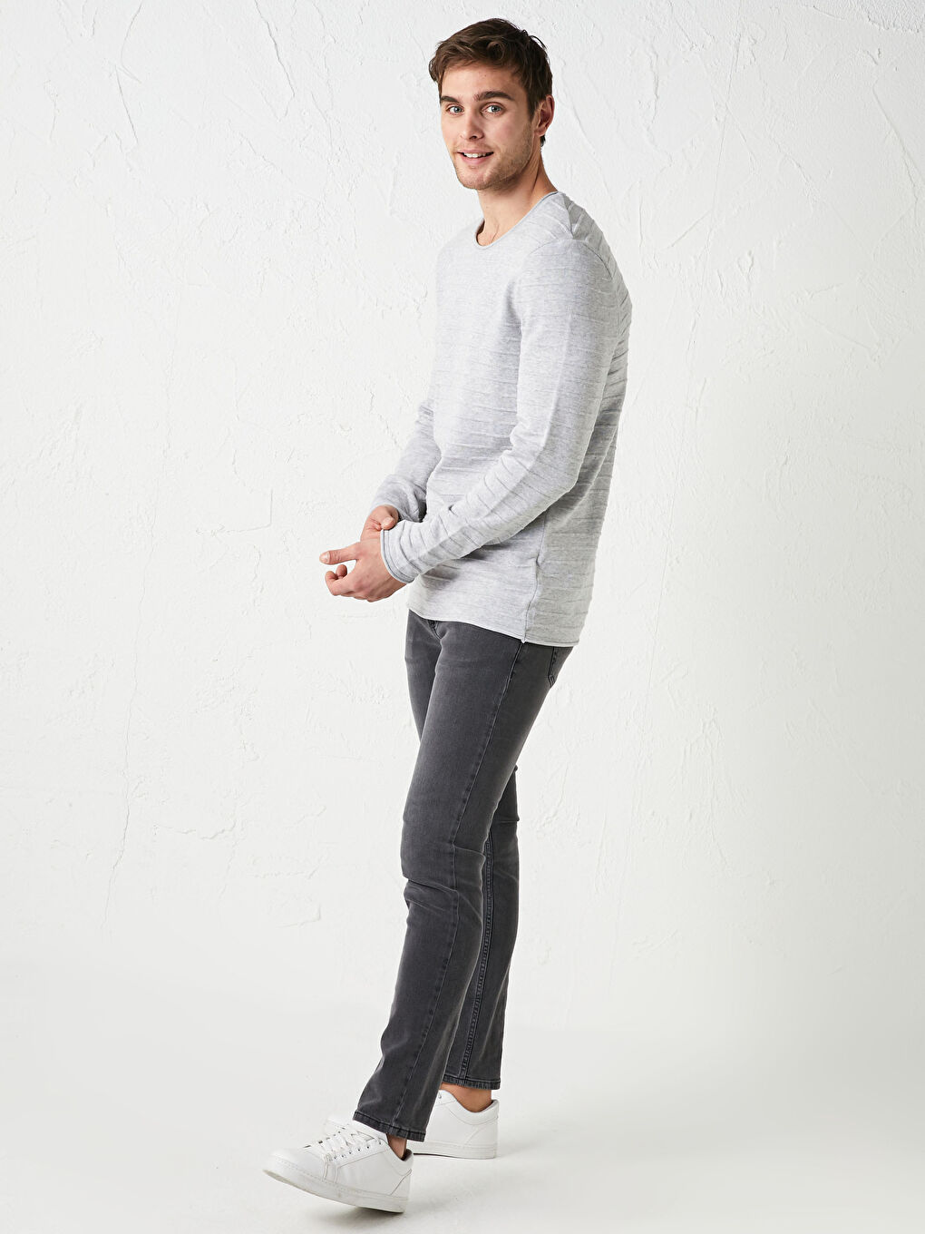 Gri Bisiklet Yaka İnce Triko Kazak-3