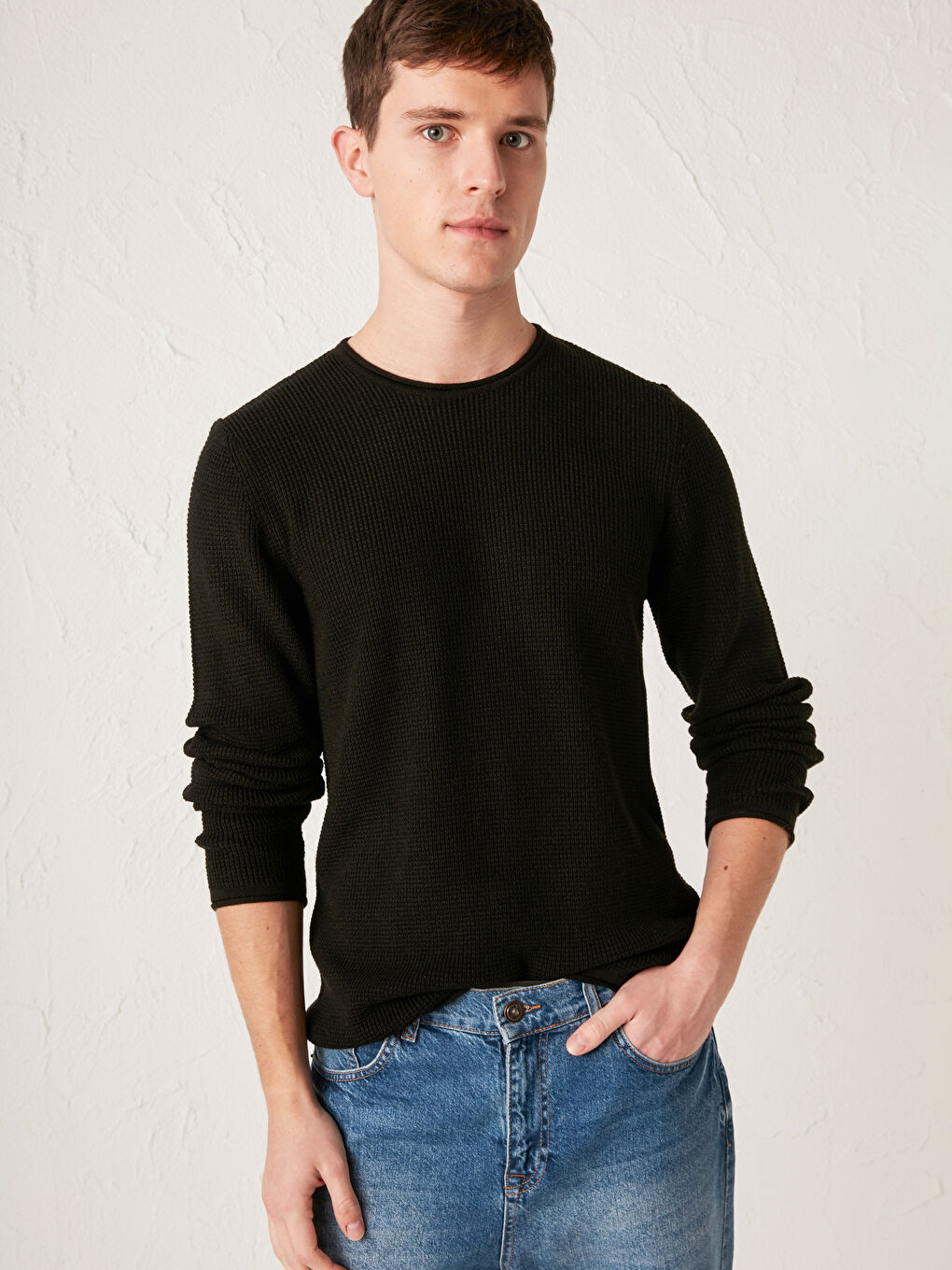 Siyah Bisiklet Yaka İnce Triko Kazak-1