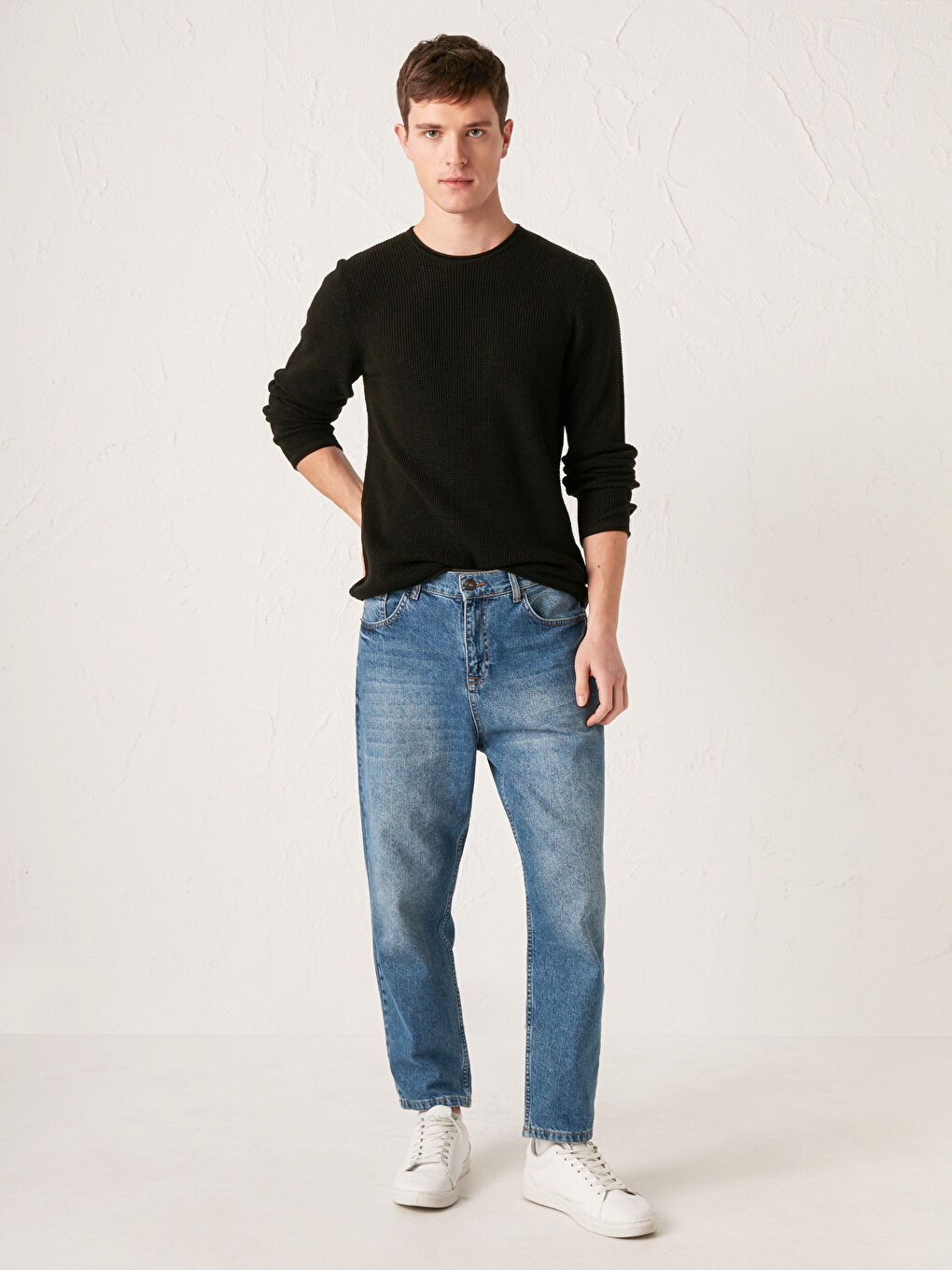 Siyah Bisiklet Yaka İnce Triko Kazak-2