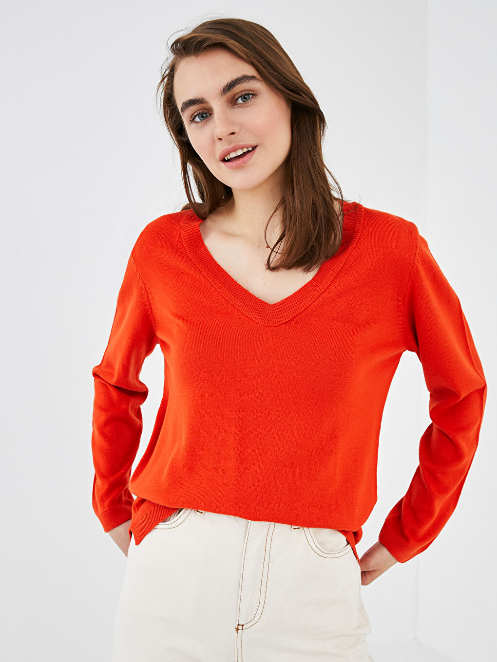 Әйелдерге арналған v жағалы өрнексіз ұзын жең трикотаж жемпір-3