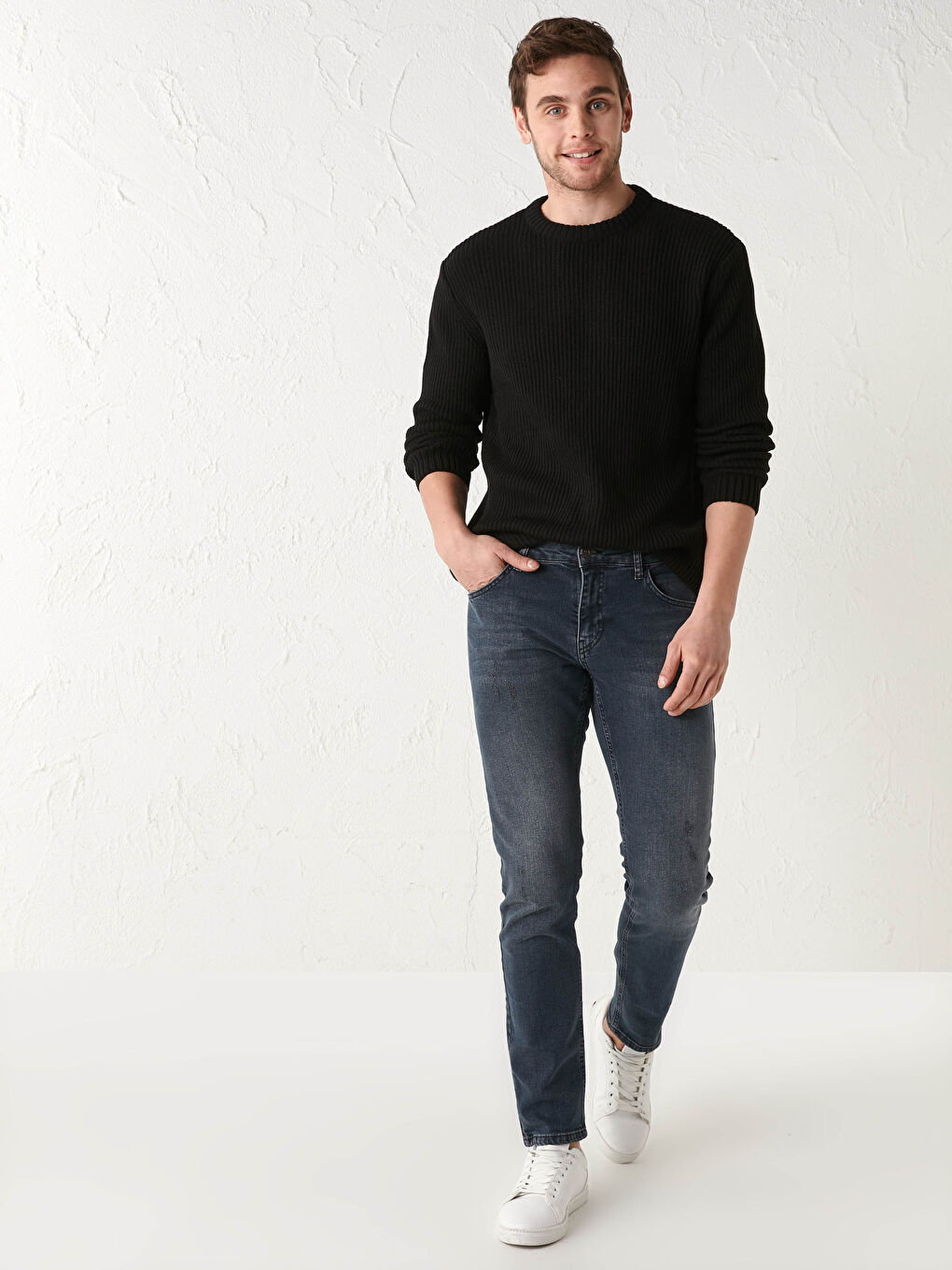 Siyah Bisiklet Yaka Uzun Kollu Desenli Erkek Triko Kazak-3