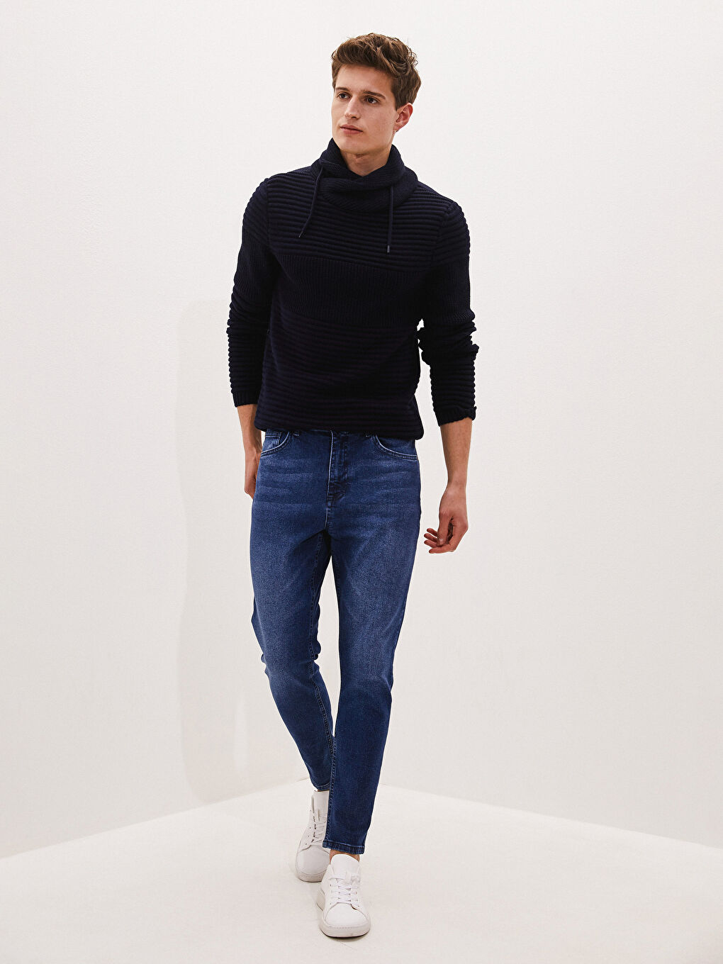 Lacivert Keşiş Yaka Uzun Kollu Erkek Triko Kazak-2