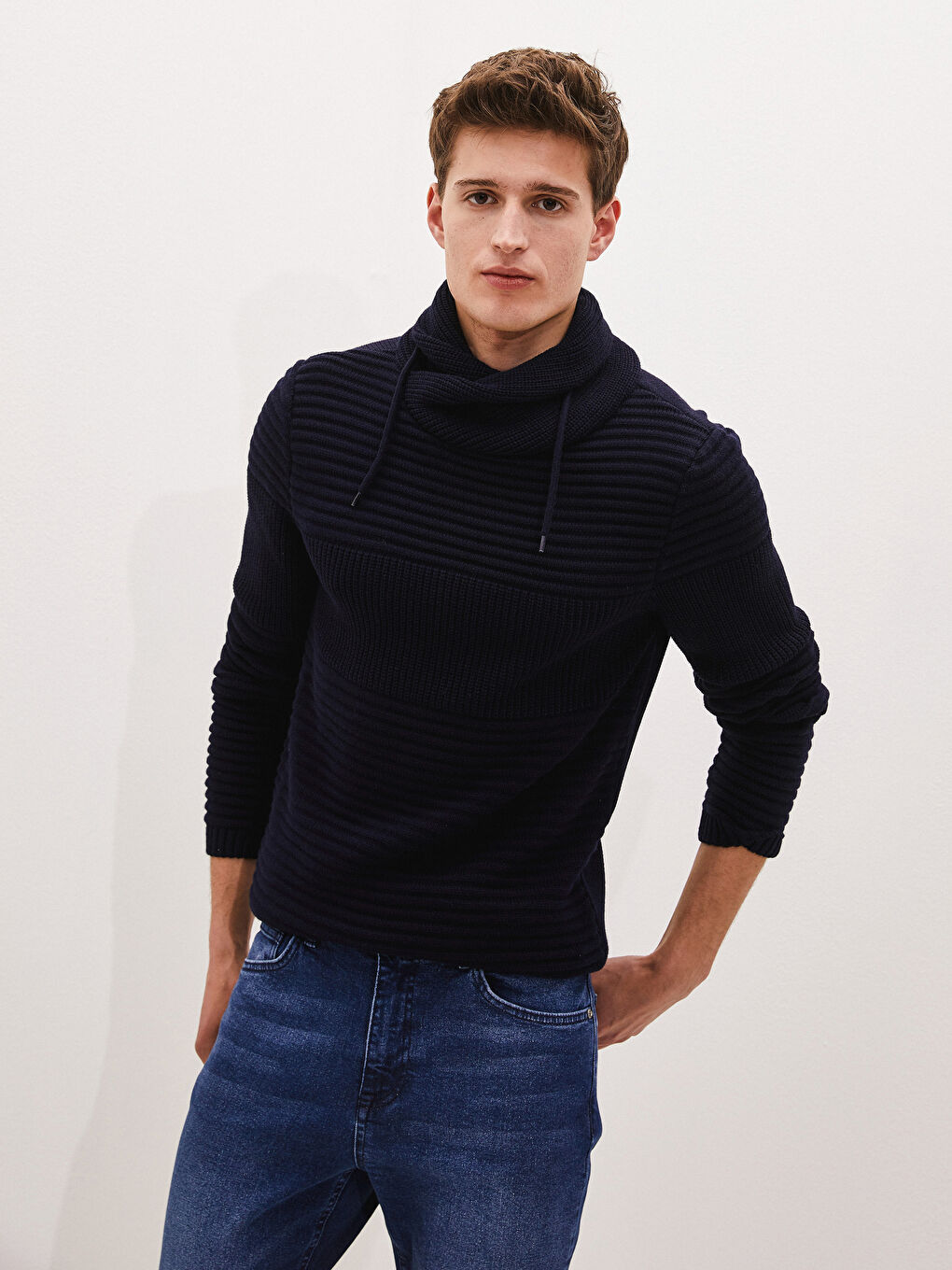 Lacivert Keşiş Yaka Uzun Kollu Erkek Triko Kazak