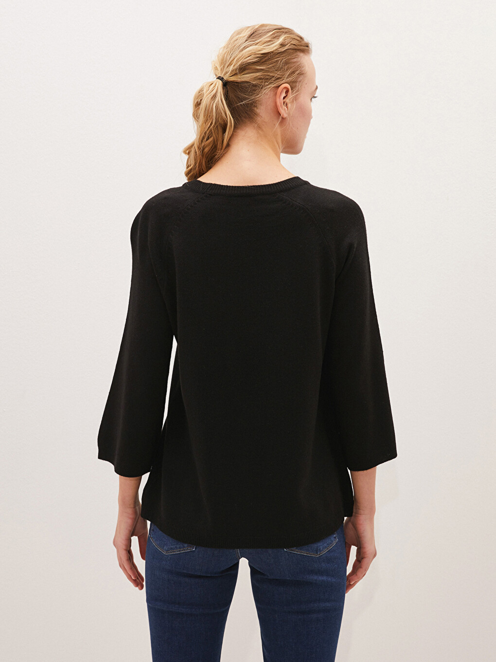 Women's Crew Neck Plain Knit Sweater-2