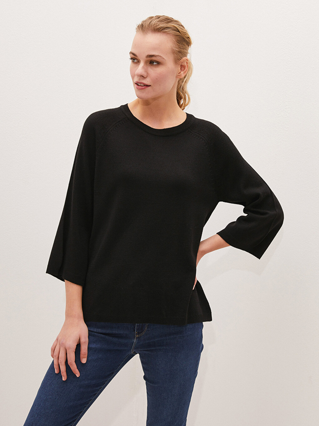 Women's Crew Neck Plain Knit Sweater-3