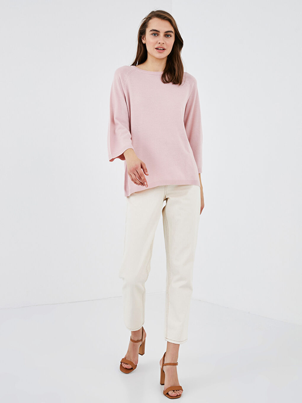 Әйелдерге арналған дөңгелек жағалы өрнексіз трикотаж жемпір-1