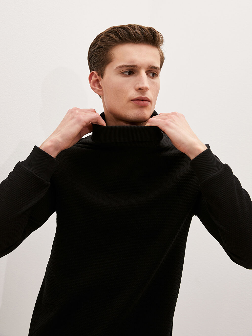 Siyah Balıkçı Yaka Uzun Kollu Tişört-2