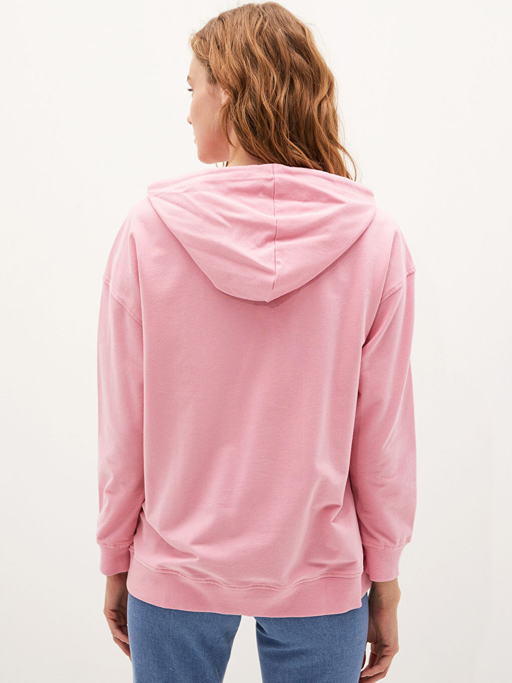 هودي مطبوع بشعار مزود بغطاء رأس-3