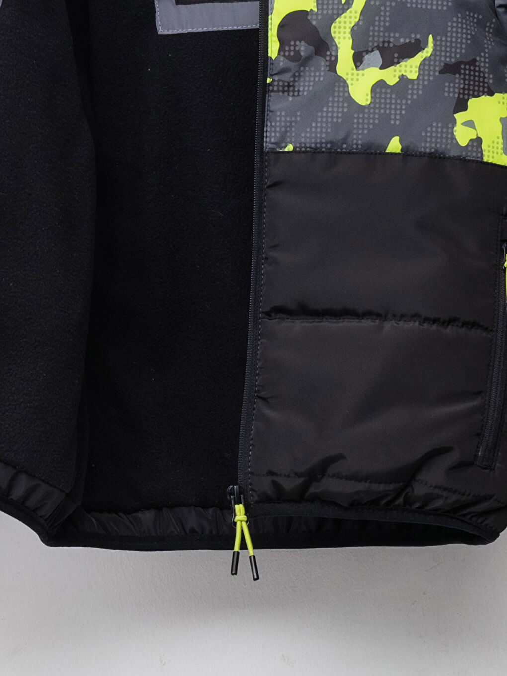 LCW Kids Manteau Bouffant Épais à Capuche Imprimé Camouflage Garçon -W10425Z4-HFP