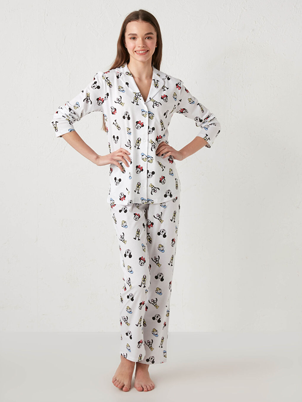 طقم بيجامة قطن كم طويل مطبوع ديزني بياقة القميص للسيدات
