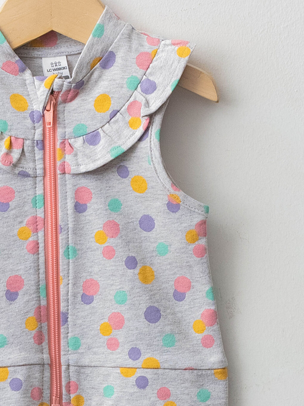 дөңгелек жағалы горошекпен өрнектелген қыз балаға арналған сыдырмалы жилет пен леггинс 2 данадан тұратын жинақ-2