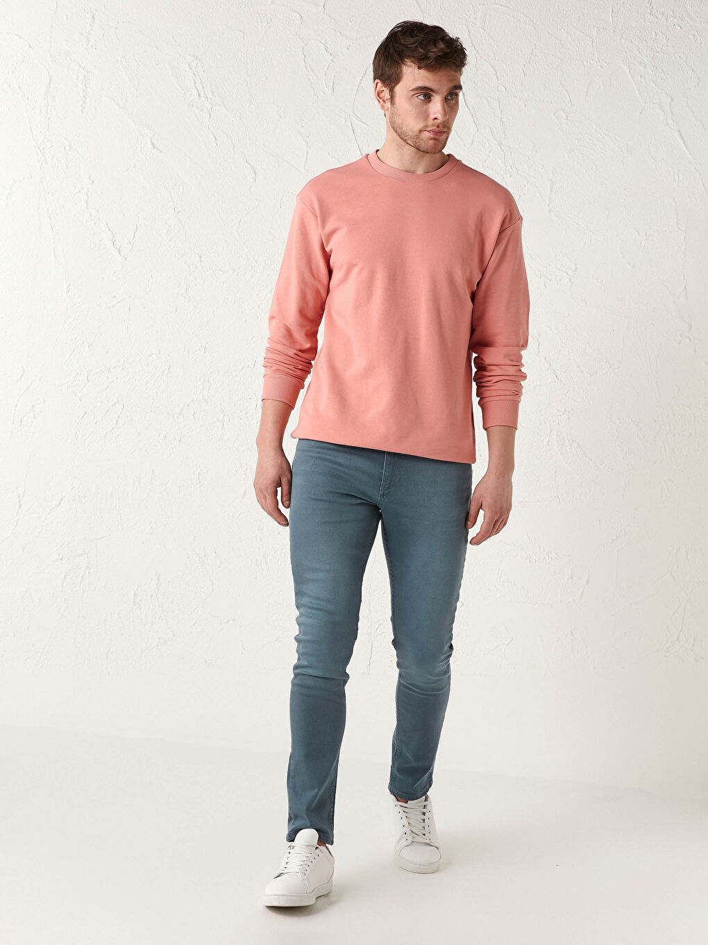 Свитшот Мужской Базовый С Длинным Рукавом И Круглым Вырезом-1