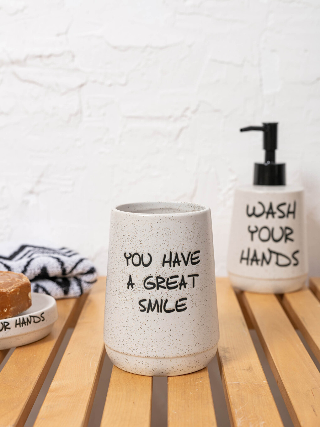 Slogan Printed Ceramic Toothbrush Holder 8x10 Cm-1