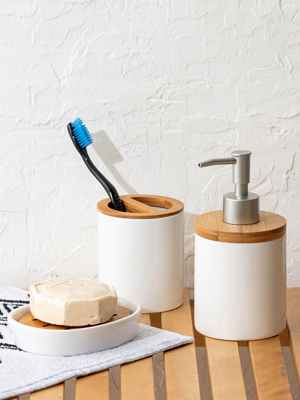 LCW HOME Ceramic Bath Set 3-Piece -W11232Z8-Q6K