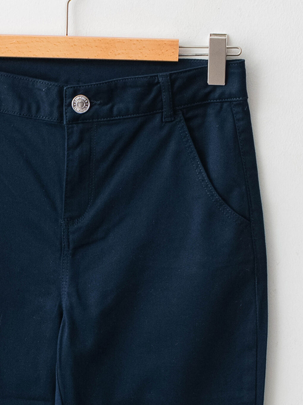 LCW Kids Schmal Geschnittene Gabardine Mädchenhose -W11584Z4-HRC