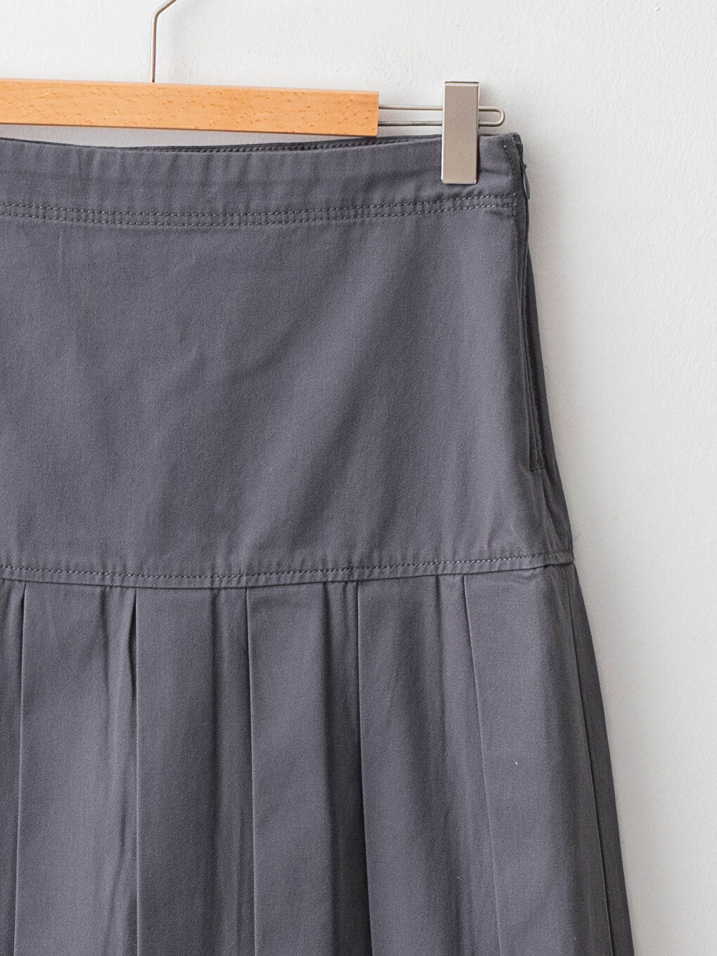 LCW Kids Basic Gabardine Girl Pleated Skirt -W11593Z4-HHY