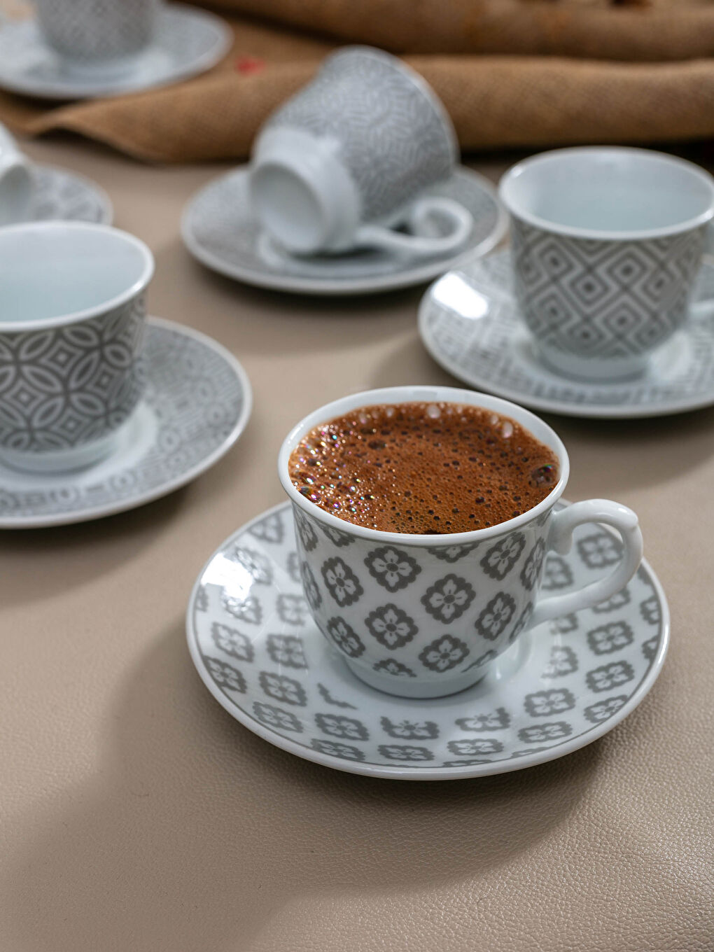 طقم كيسان قهوة تركية ديال البورسلان مزوقين فيه 6 د pièces 6x5 Cm