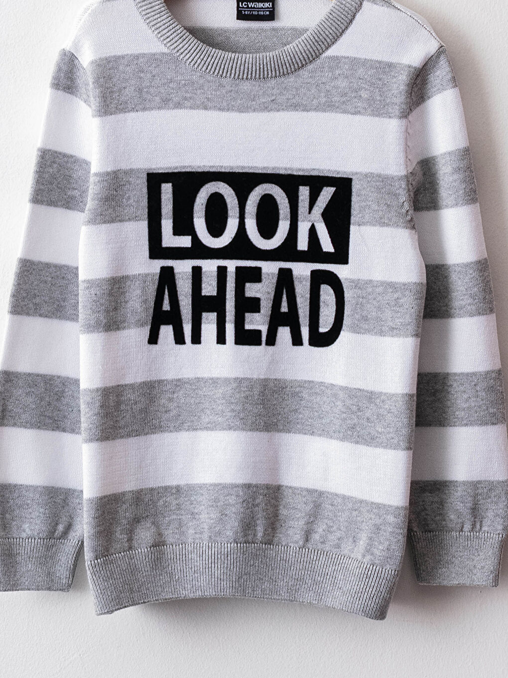 سترة تريكو ياقة دائرية مطبوع عليها حروف كم طويل للأولاد رفيعة-2