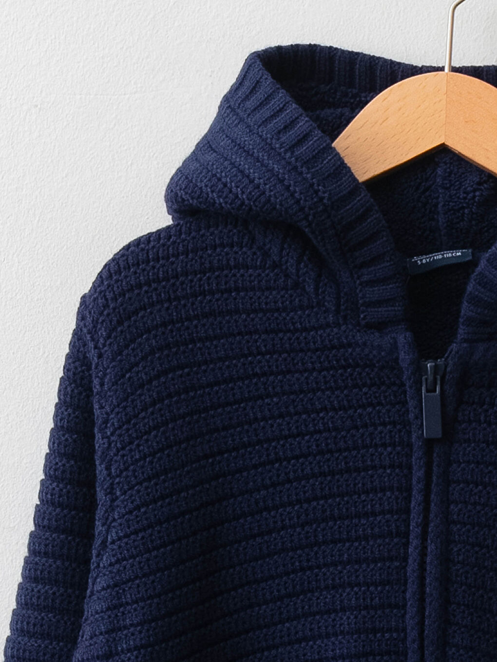 Lacivert Kapüşonlu Kendinden Desenli Uzun Kollu Erkek Çocuk Kalın Triko Hırka-2