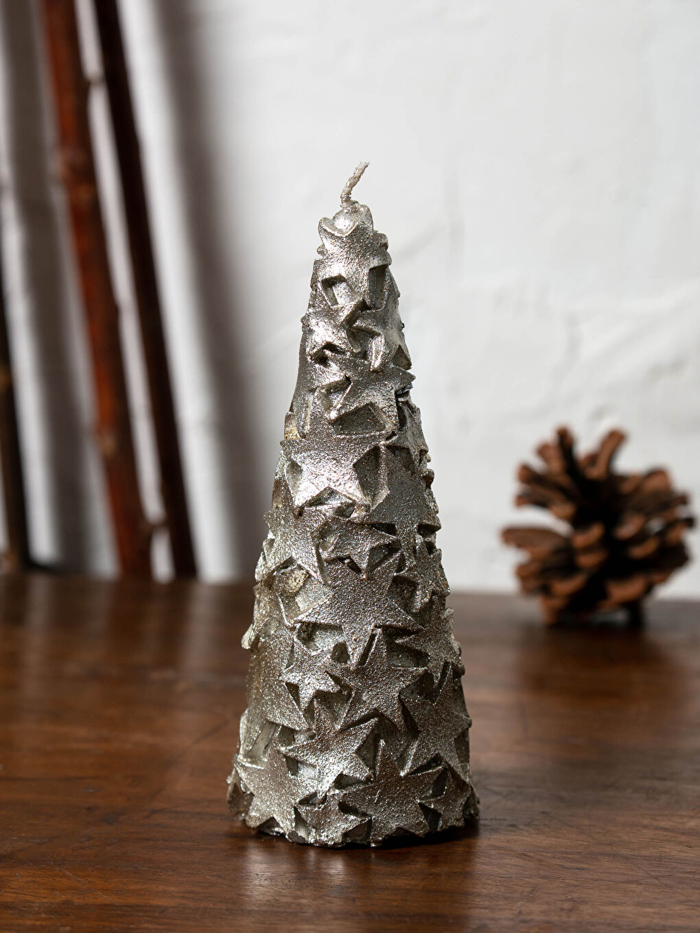Gri Yılbaşı Temalı Çam Ağacı Dekoratif Mum 15 cm-1