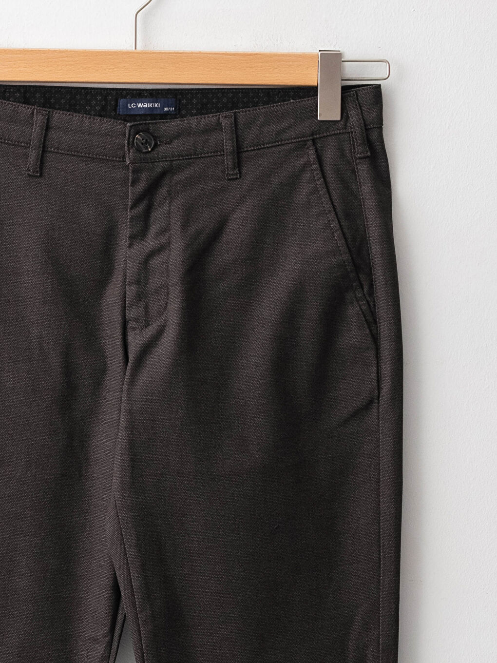 LCWAIKIKI Classic Slim Fit Textured Men's Trousers -W11991Z8-MJD