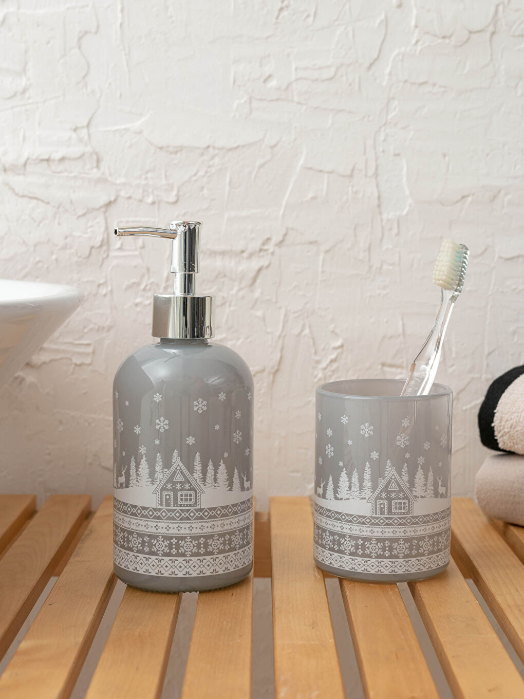 LCW HOME Weihnachtliches Badezimmer-Set aus Glas mit Aufdruck, 2-teilig -W12284Z8-LRW
