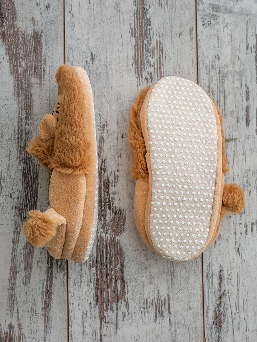 Kahverengi Pelüş Nakışlı Erkek Çocuk Ev Ayakkabısı-1