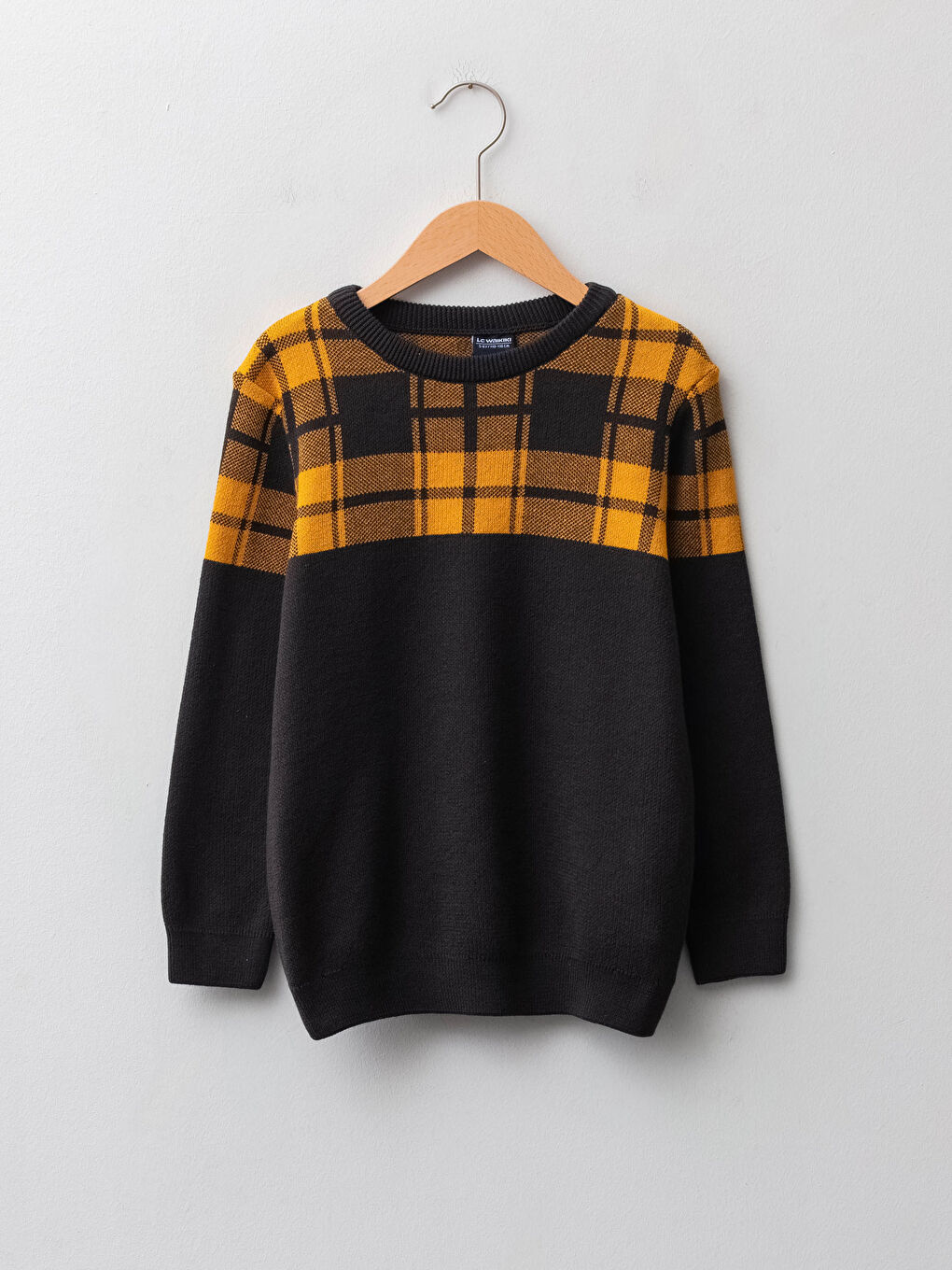 Свитер из тонкого трикотажа с длинным рукавом и круглым вырезом для мальчика с узором