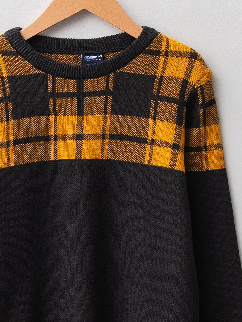 Свитер из тонкого трикотажа с длинным рукавом и круглым вырезом для мальчика с узором-2