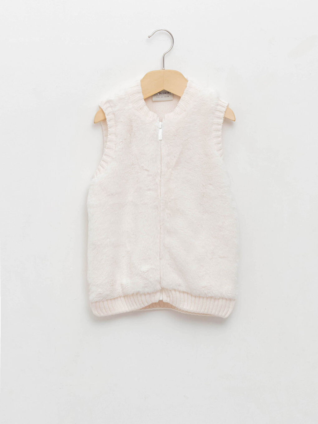 Жилет трикотажный базовый для девочек с круглым вырезом