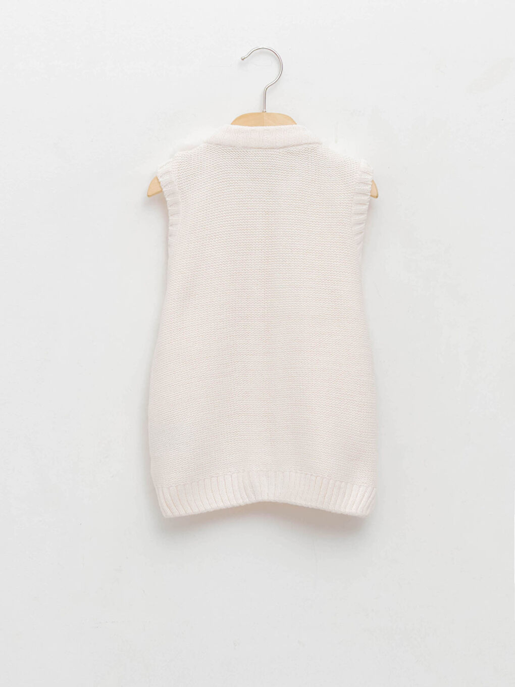 Жилет трикотажный базовый для девочек с круглым вырезом-1