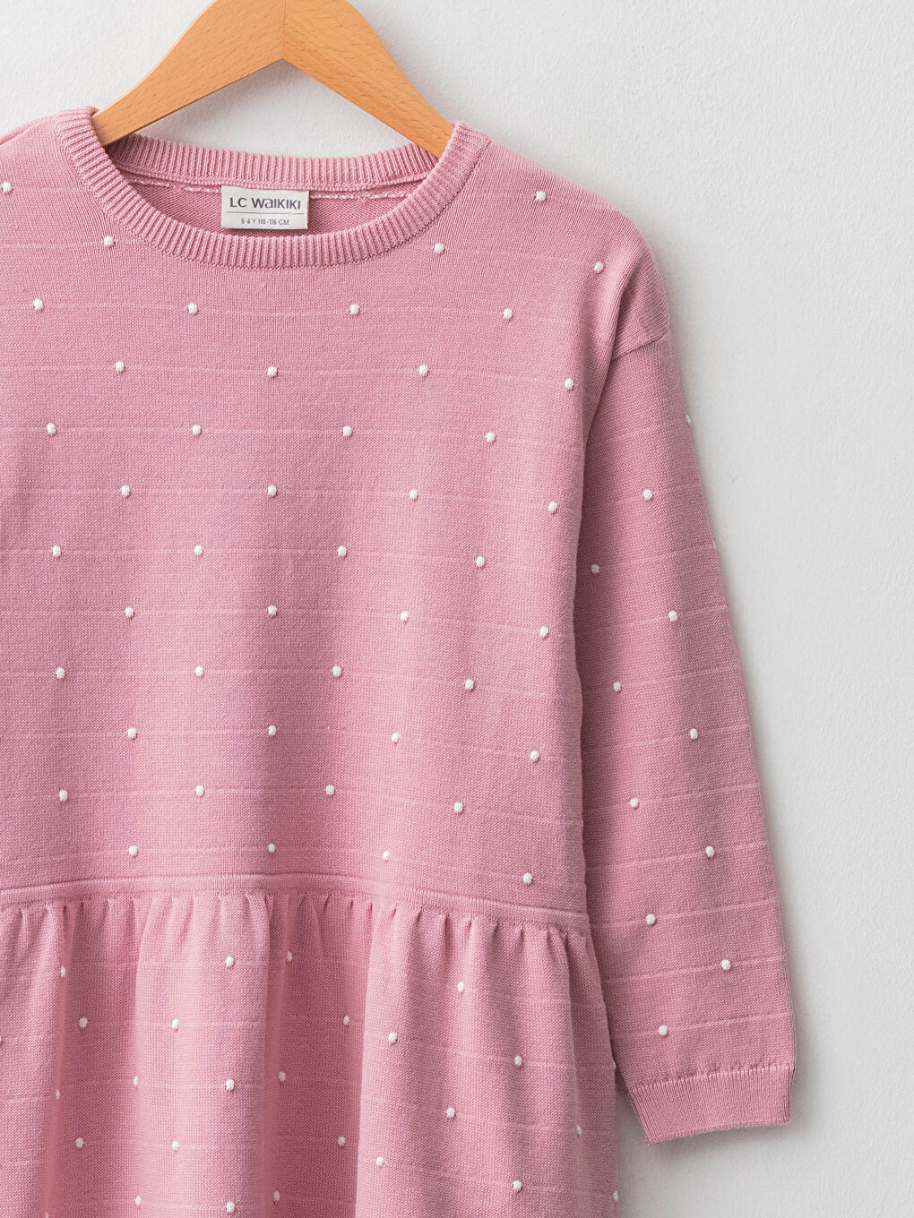 Дөңгелек жағалы горошекпен ұзын жең қыз трикотаж көйлек-2