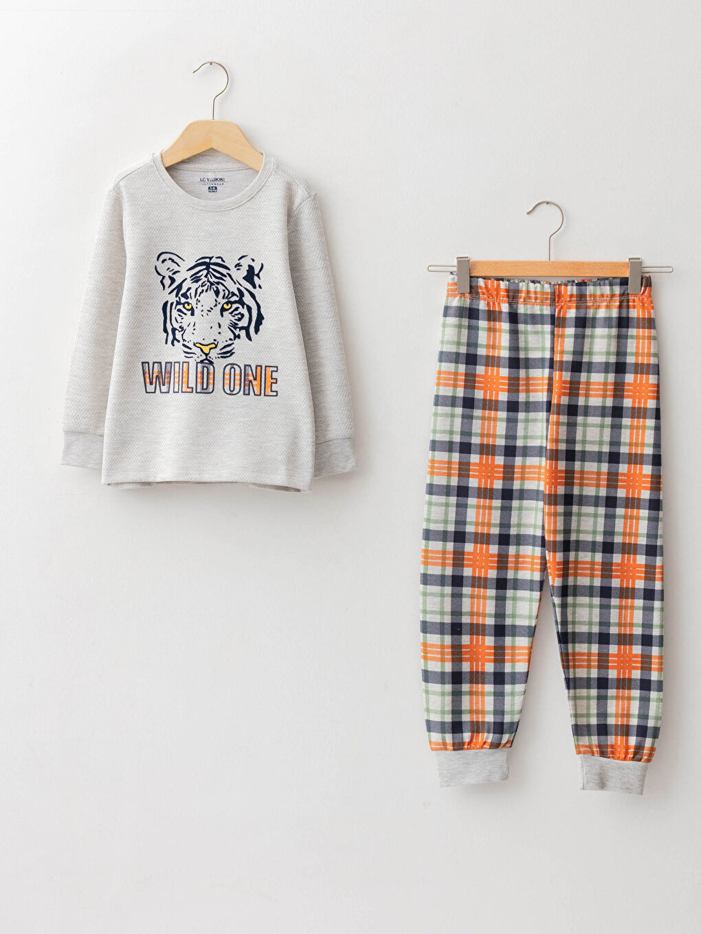 LCW Kids Rundhalsausschnitt Bedrucktes Langarm Pyjama-Set für Jungen -W15107Z4-L8Q