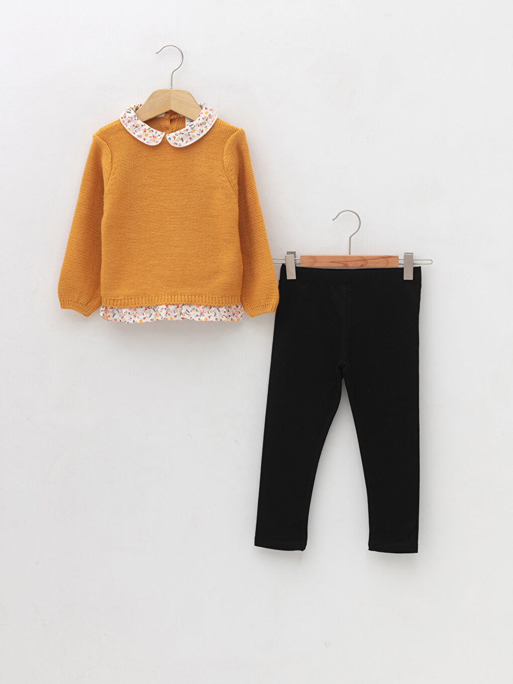 Sarı Bebe Yaka Uzun Kollu Kız Bebek Triko Kazak ve Pantolon 2'li Takım
