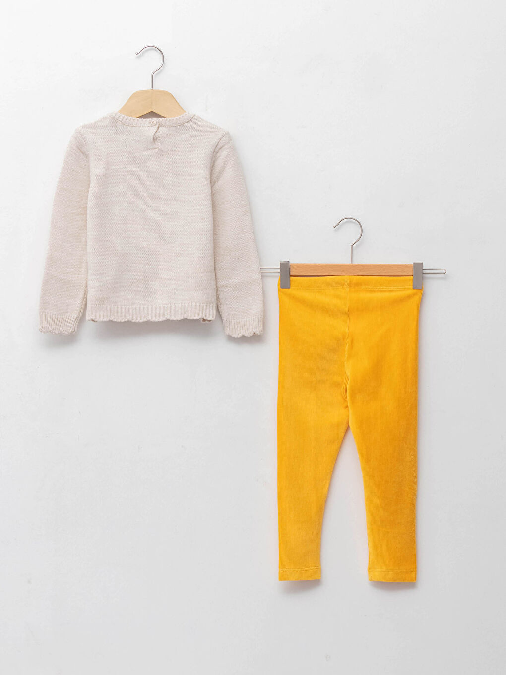 LCW baby Crew Neck Long Sleeve Baby Girl Sweater and Trousers 2-Pack Set -W15339Z1-D2Y
