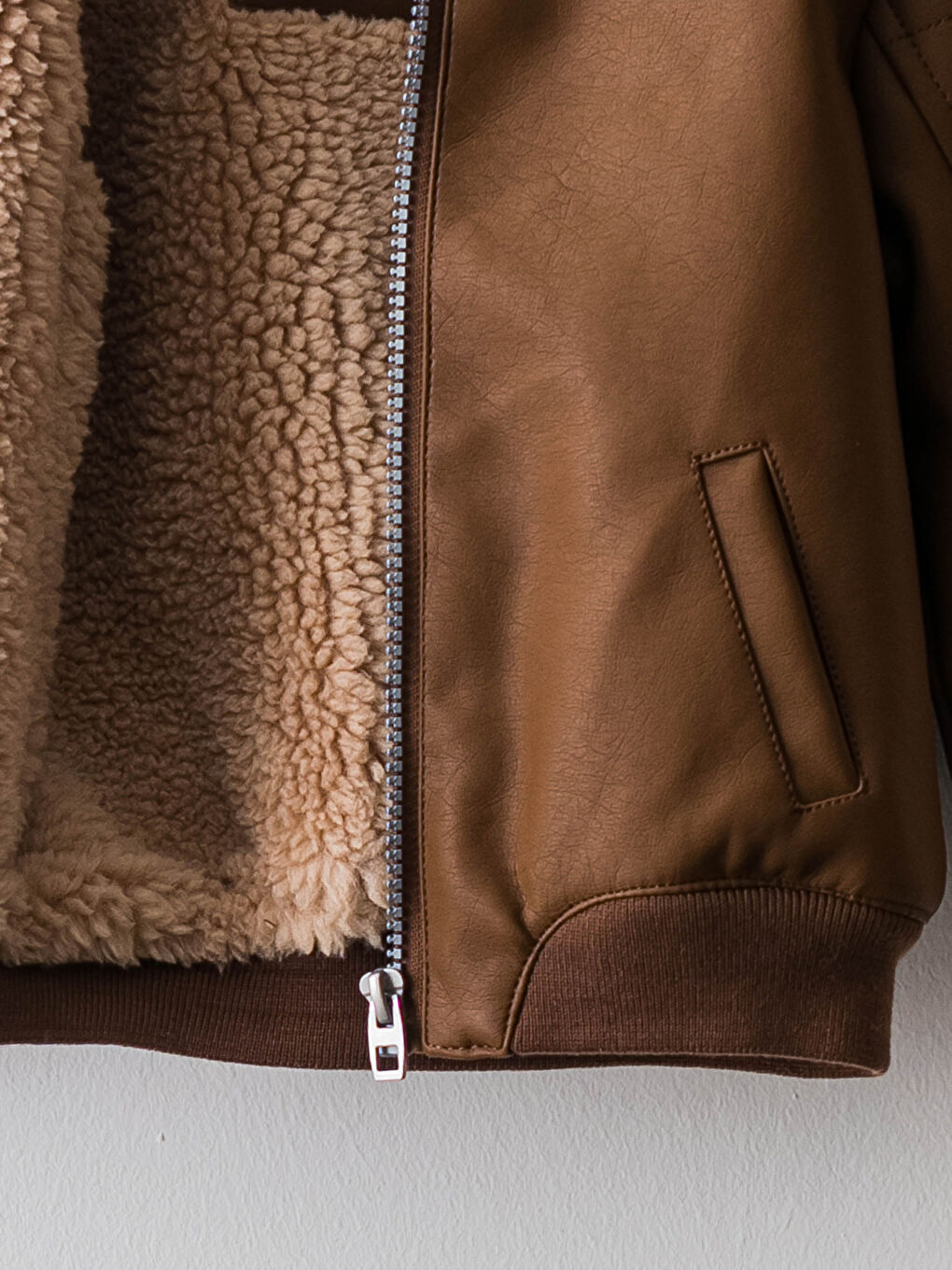 جاكيت جلد صناعي كم طويل للأولاد الرضع-2