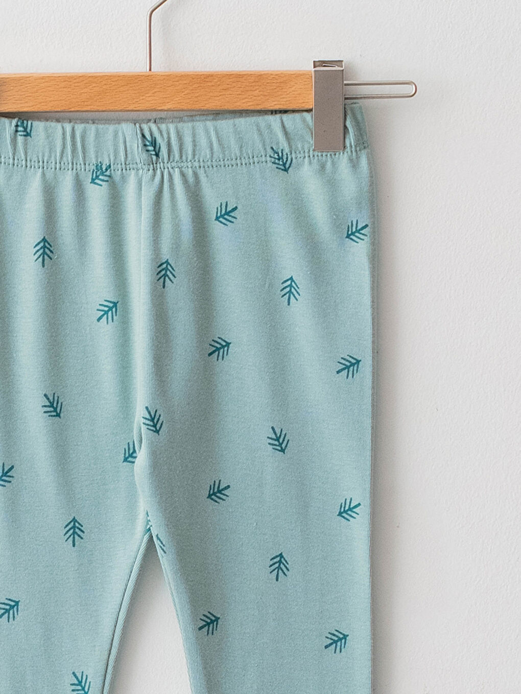 طقم بيجامة للأولاد الرضع بياقة دائرية وكم طويل منقوش-2