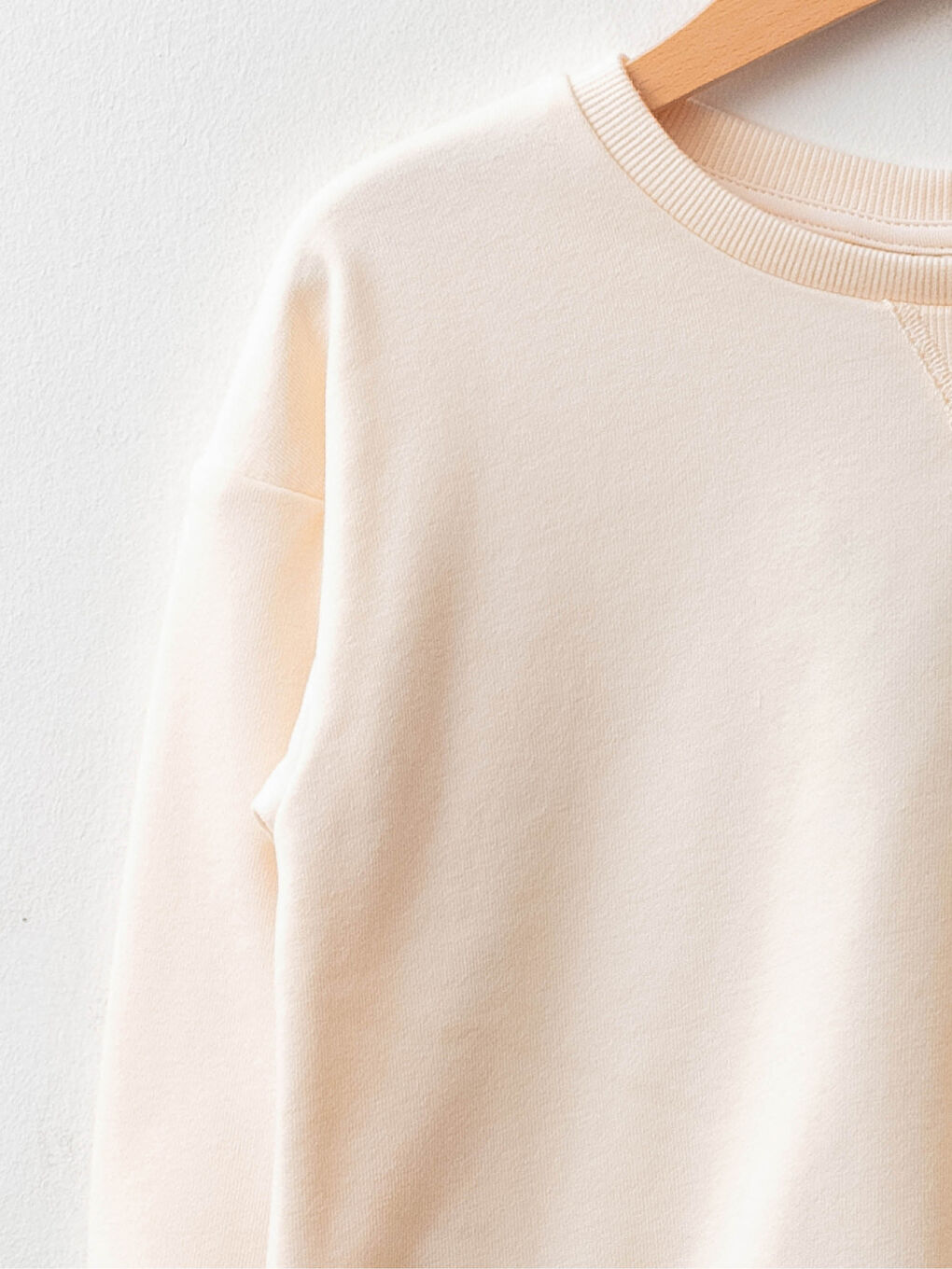 LCW Kids Crew Neck Basic Long Sleeve Girls' Sweatshirt -W15542Z4-FSQ
