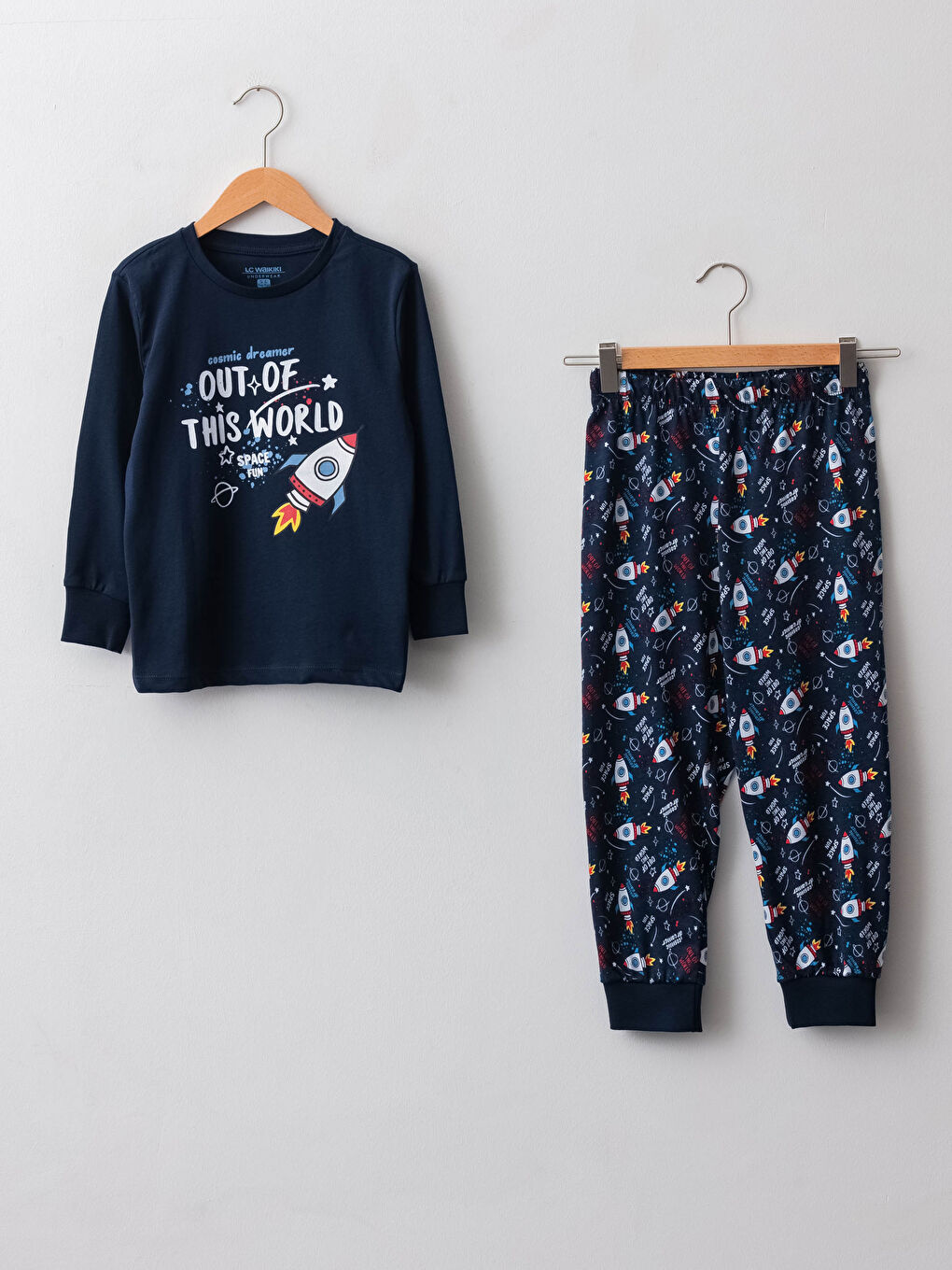 LCW Kids Crew Neck Glow In The Dark Printed Long Sleeve Cotton Boys Pajamas Set -W16092Z4-NOO