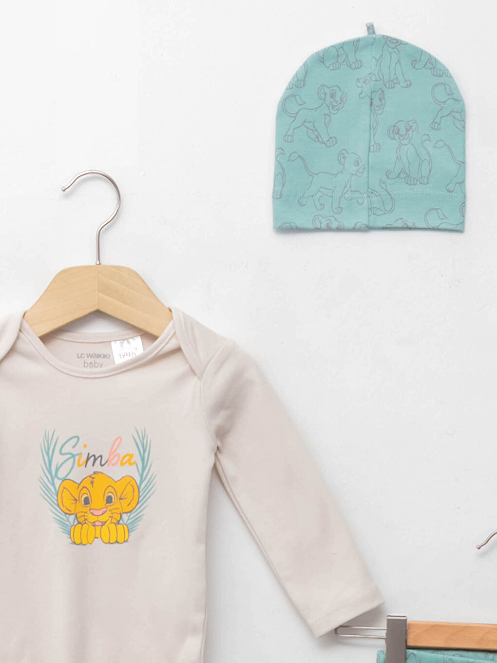 Crew Neck Long Sleeve Lion King Printed Cotton Baby Boy Snap Fastener Body Pants and Beanie 3-Piece Set-2