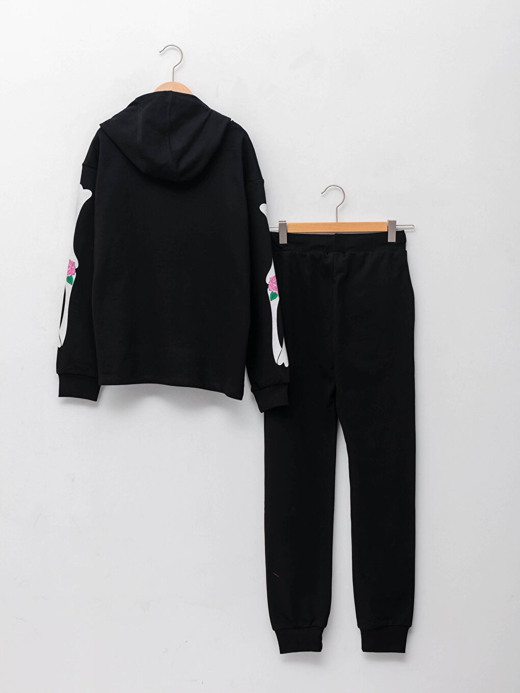 Siyah Kapüşonlu Baskılı Uzun Kollu Kız Çocuk Sweatshirt ve Eşofman Altı-1