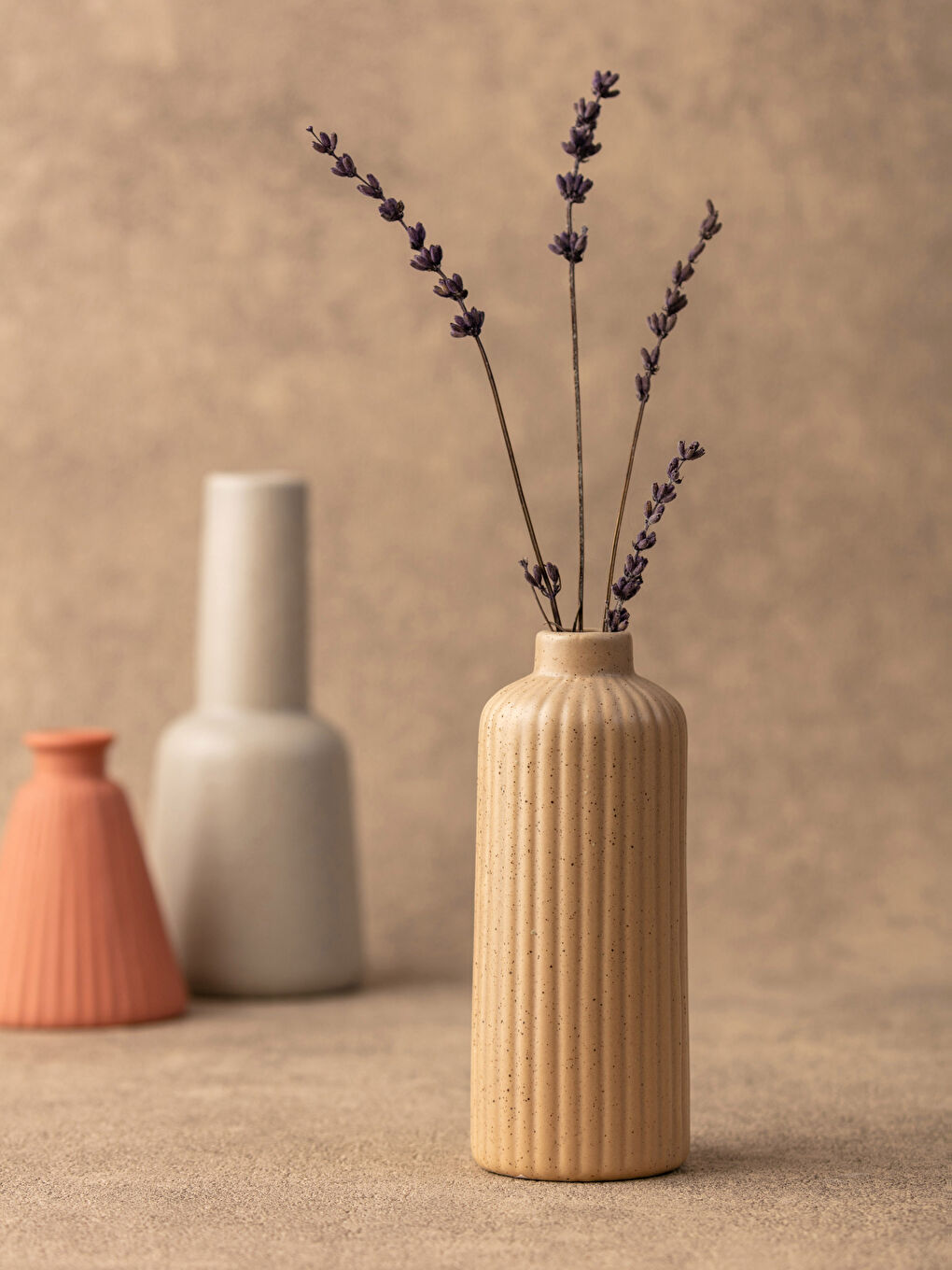 مزهرية ديكورية خزفية سادة 6x6x14 سم