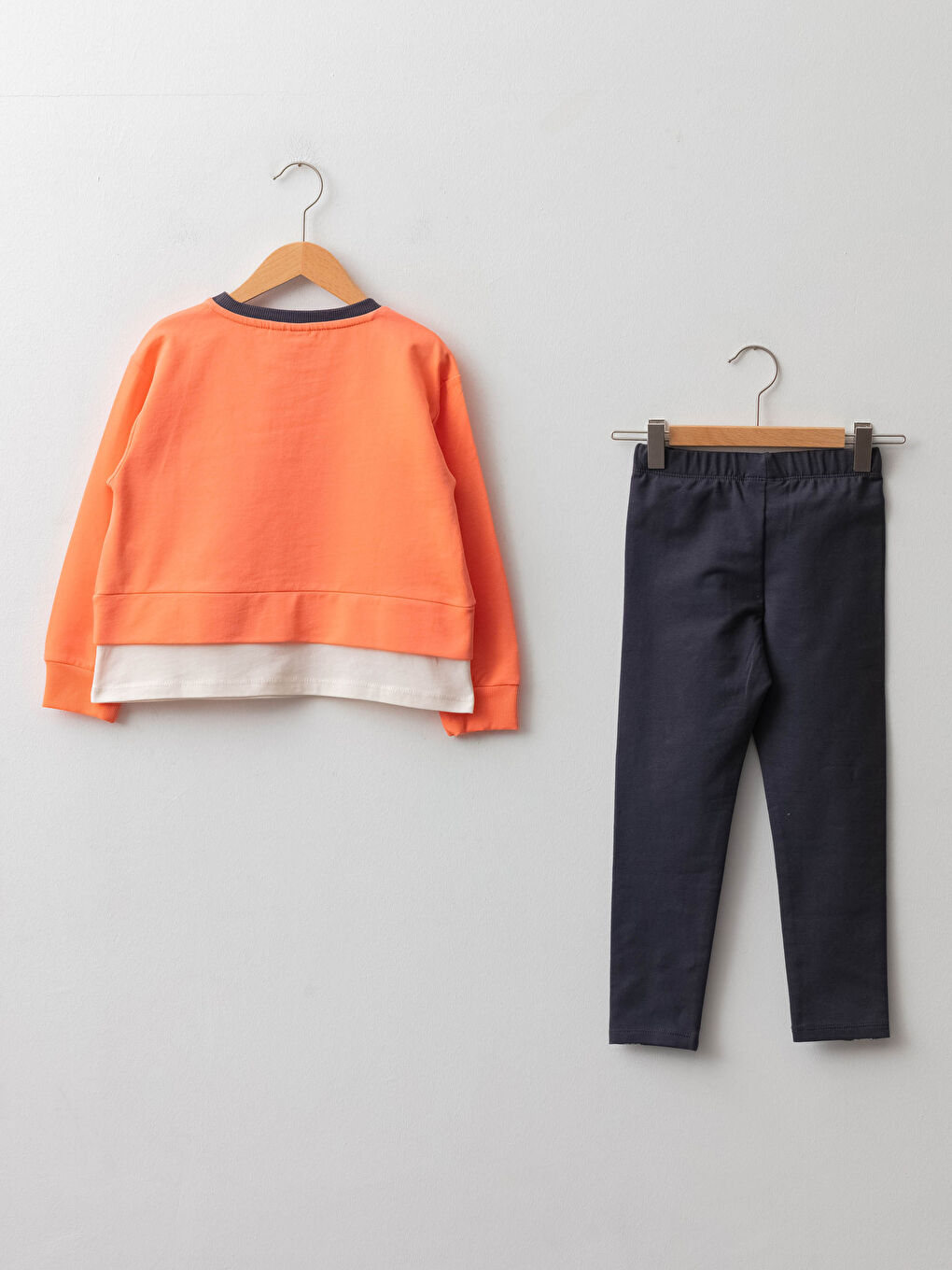 Қыздарға арналған дөңгелек жағалы принтті ұзын жеңді свитшот пен леггинс-1