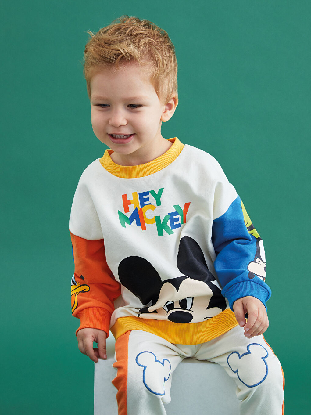 LCW baby Açık Bej Bisiklet Yaka Uzun Kollu Mickey Mouse Baskılı Pamuklu Erkek Bebek Sweatshirt - 1