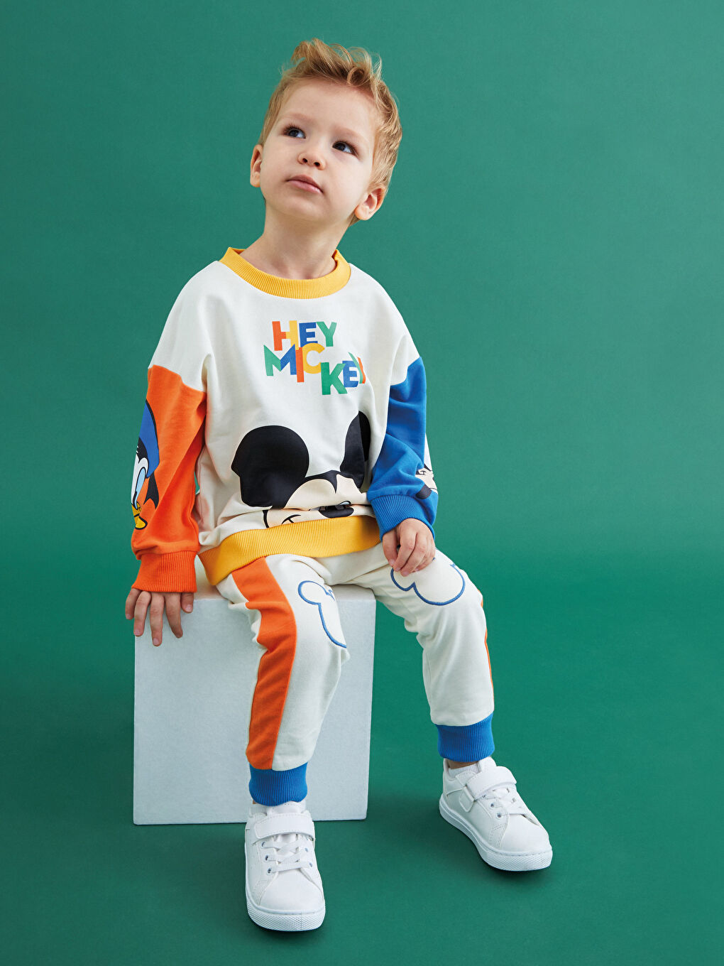 LCW baby Açık Bej Bisiklet Yaka Uzun Kollu Mickey Mouse Baskılı Pamuklu Erkek Bebek Sweatshirt - 3