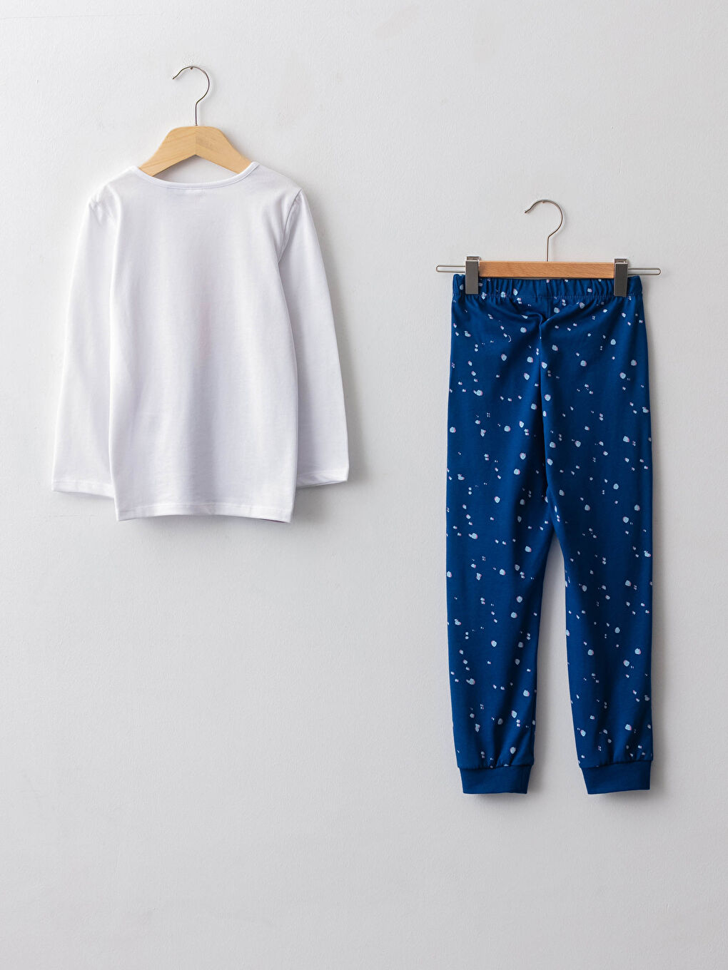 Beyaz Bisiklet Yaka Elsa Baskılı Uzun Kollu Pamuklu Kız Çocuk Pijama Takımı-1