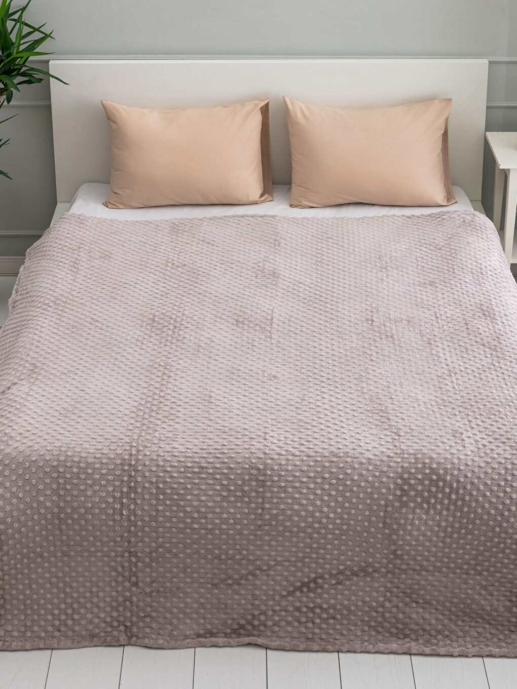 Double Buds Patterned Wellsoft Blanket 200x220 Cm-1